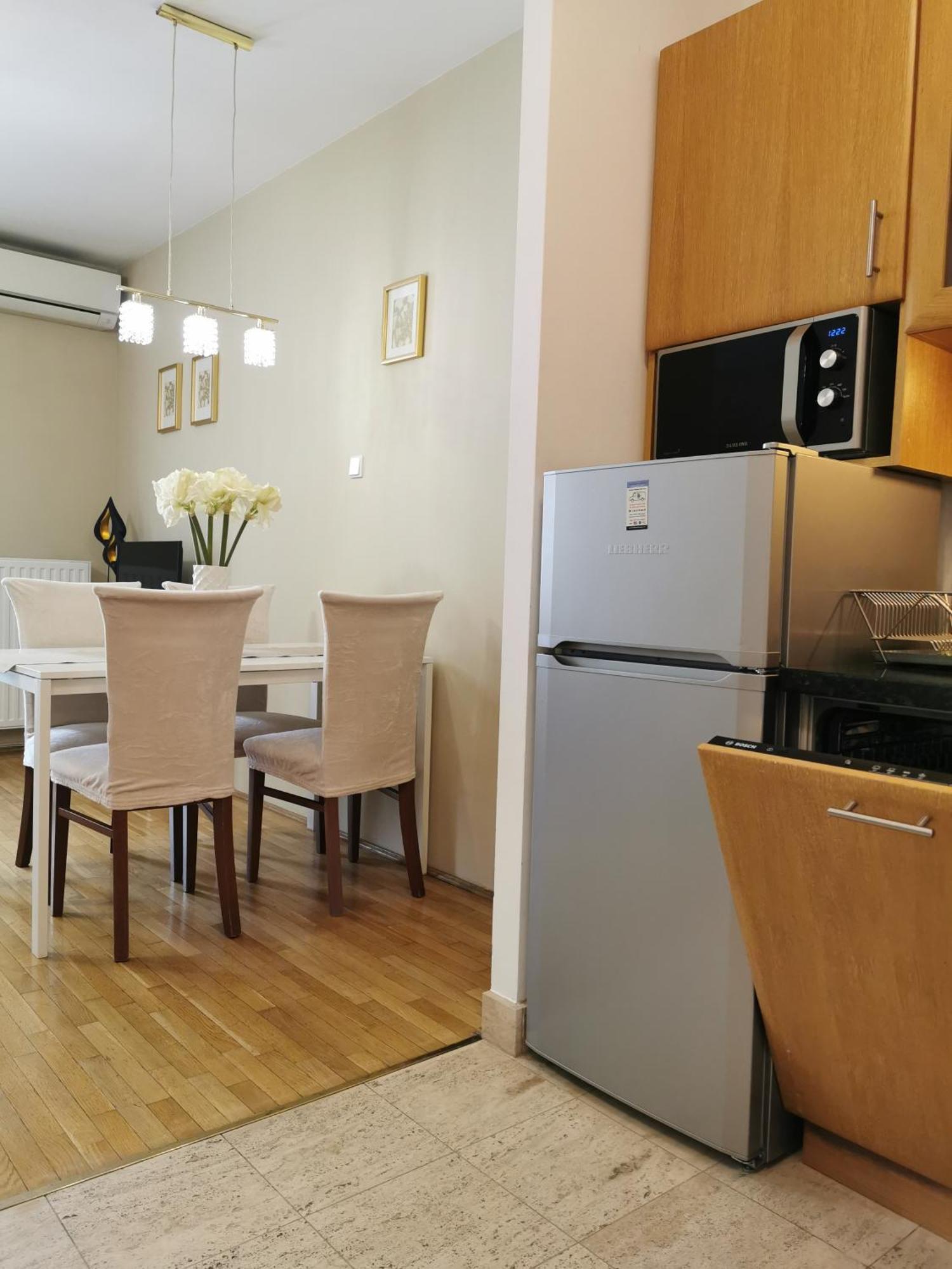 Colours Apartments Superior With Free Parking บูดาเปสต์ ภายนอก รูปภาพ