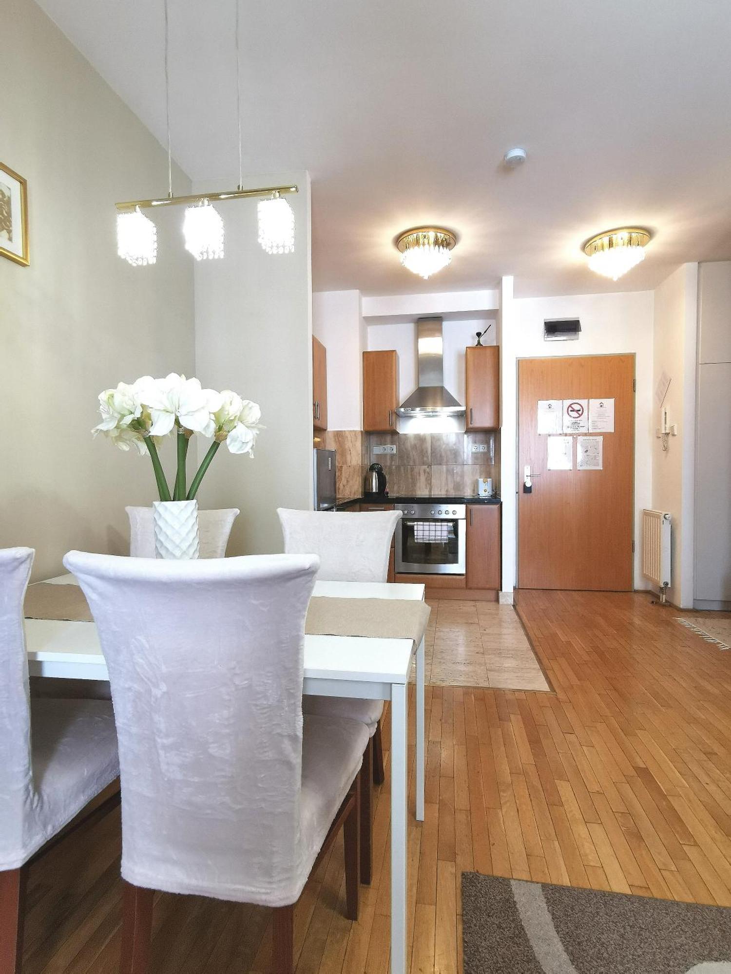 Colours Apartments Superior With Free Parking บูดาเปสต์ ภายนอก รูปภาพ