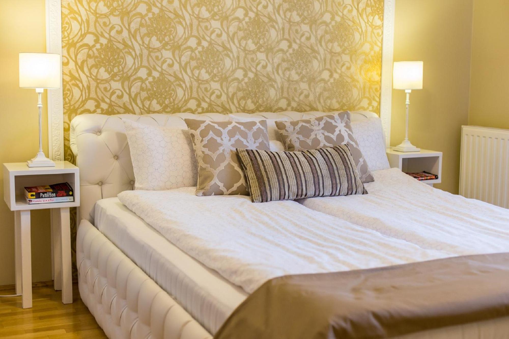 Colours Apartments Superior With Free Parking บูดาเปสต์ ภายนอก รูปภาพ
