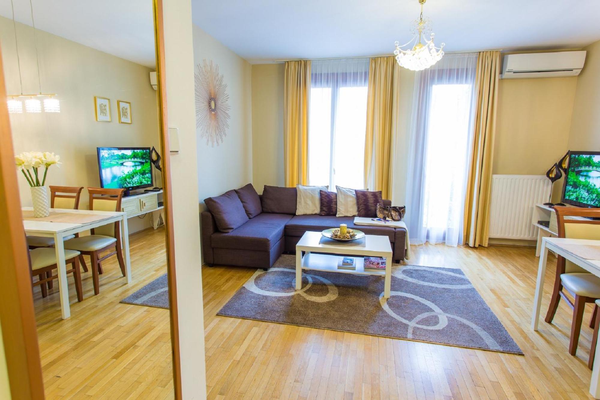Colours Apartments Superior With Free Parking บูดาเปสต์ ภายนอก รูปภาพ